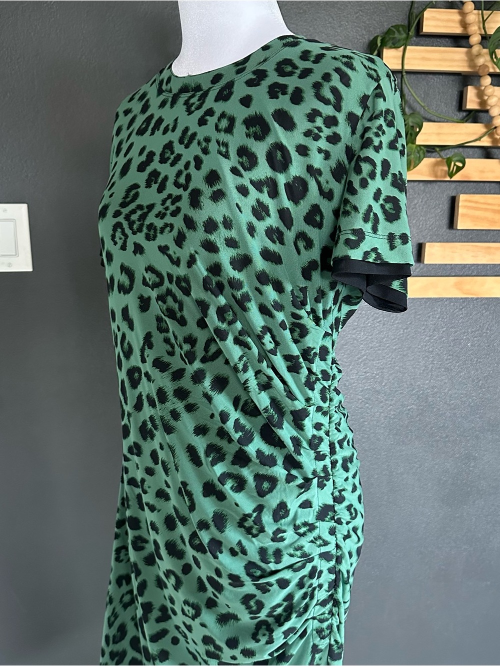 Cabi Green Leopard Print Ruched Midi Dress Size M Stretch - Picture 2 of 6